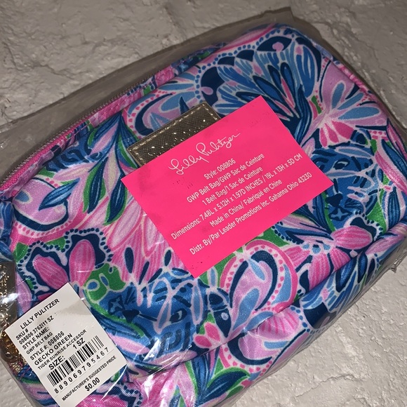 Lilly Pulitzer Handbags - Lilly Pulitzer GWP Belt Bag New in bag!